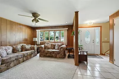 10 Darien Place, East Northport, NY 11731 - Photo 7