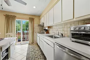 10 Darien Pl, East Northport, NY 11731 - Photo 23