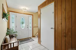 10 Darien Pl, East Northport, NY 11731 - Photo 5