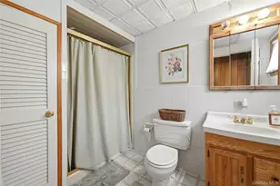 10 Darien Pl, East Northport, NY 11731 - Photo 25