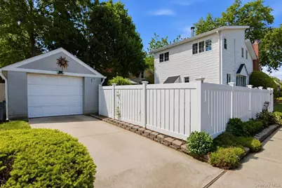 1615 Estelle Avenue, Elmont, NY 11003 - Photo 31