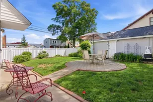 1615 Estelle Ave, Elmont, NY 11003 - Photo 29