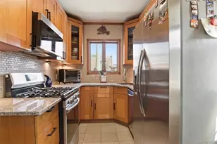 1615 Estelle Ave, Elmont, NY 11003 - Photo 15