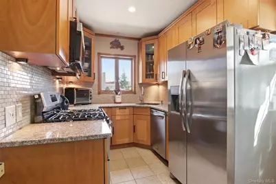 1615 Estelle Avenue, Elmont, NY 11003 - Photo 13