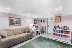 7-14 160th St, Whitestone, NY 11357 - Photo 17