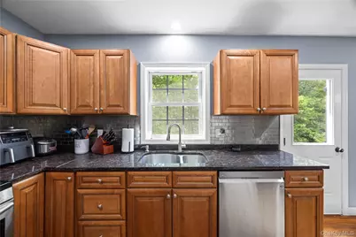 10 McGregor Lane, Crompond, NY 10517 - Photo 13