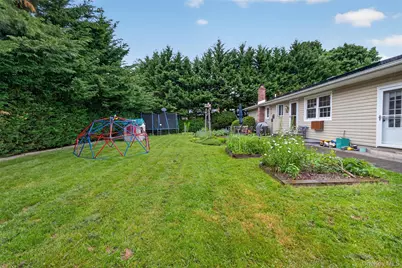 220 Grant Avenue, Saint James, NY 11780 - Photo 23