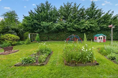 220 Grant Avenue, Saint James, NY 11780 - Photo 21