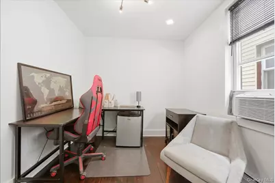 916 Clarence Avenue, Bronx, NY 10465 - Photo 17