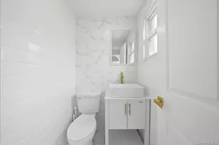 916 Clarence Ave, Bronx, NY 10465 - Photo 13