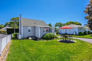 83 Beach Rd, Aquebogue, NY 11901 - Photo 3