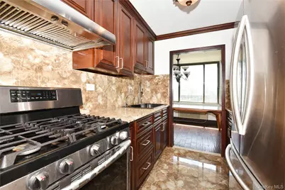 152-18 Union Turnpike #5O, Flushing, NY 11367 - Photo 7