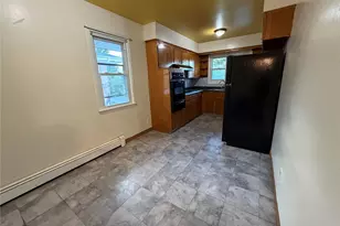 3 Ann Marie Pl, Yonkers, NY 10704 - Photo 3