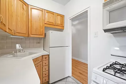 180 Garth Road #6G, Scarsdale, NY 10583 - Photo 7