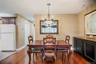 1075 Savoy Dr, Melville, NY 11747 - Photo 11