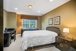 1075 Savoy Dr, Melville, NY 11747 - Photo 19