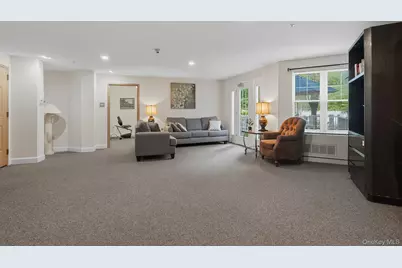 206 Sutton Drive, Mount Kisco, NY 10549 - Photo 27