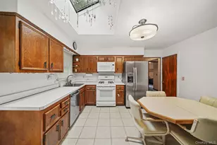 4 Lombardi Dr, New City, NY 10956 - Photo 7