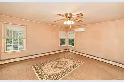 18 Homeland Drive, Huntington, NY 11743 - Photo 17