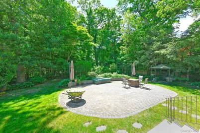 18 Homeland Drive, Huntington, NY 11743 - Photo 23