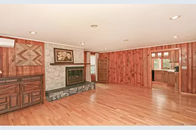 18 Homeland Drive, Huntington, NY 11743 - Photo 9