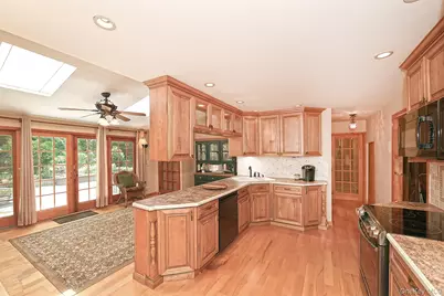 18 Homeland Drive, Huntington, NY 11743 - Photo 11