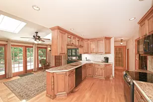 18 Homeland Dr, Huntington, NY 11743 - Photo 11