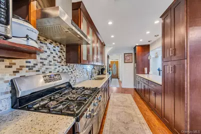 11 Edgewood Drive, Hicksville, NY 11801 - Photo 5