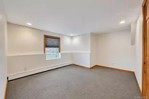 11 Edgewood Dr, Hicksville, NY 11801 - Photo 27
