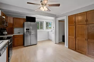 8 Beekman St, Poughkeepsie, NY 12601 - Photo 15