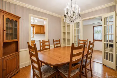 156 Greenway W, Manhasset Hills, NY 11040 - Photo 7