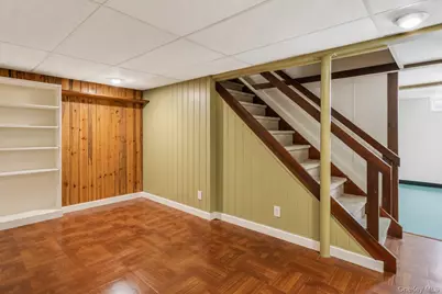 156 Greenway W, Manhasset Hills, NY 11040 - Photo 19
