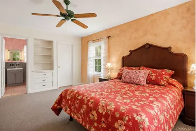 156 Greenway W, Manhasset Hills, NY 11040 - Photo 13