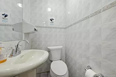 139-27 Queens Blvd, Briarwood, NY 11435 - Photo 5