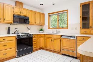 100 Bayberry Ln, Southold, NY 11971 - Photo 9