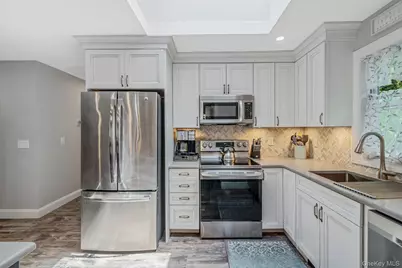 74 Huron Street, Port Jefferson Station, NY 11776 - Photo 9