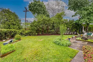 689 Bruce Dr, East Meadow, NY 11554 - Photo 29