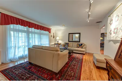 689 Bruce Drive, East Meadow, NY 11554 - Photo 5