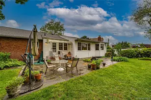 689 Bruce Dr, East Meadow, NY 11554 - Photo 31