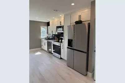379 Larchmont Court, Ridge, NY 11961 - Photo 5