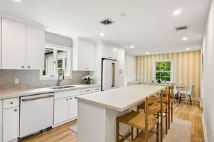 22 Shorehaven Ln, Manhasset, NY 11030 - Photo 9