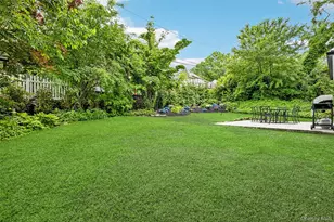 22 Shorehaven Ln, Manhasset, NY 11030 - Photo 19