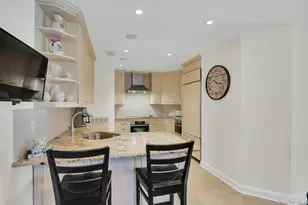 30 Lakebridge Dr S, Kings Park, NY 11754 - Photo 15