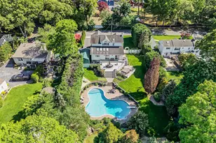 364 Twilight Ln, Smithtown, NY 11787 - Photo 35