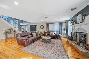 364 Twilight Ln, Smithtown, NY 11787 - Photo 9