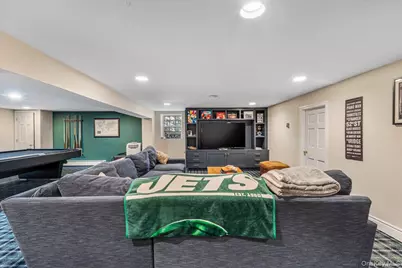 100 Elderfields Road, Manhasset, NY 11030 - Photo 19