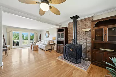 661 Shore Drive, Oakdale, NY 11769 - Photo 11