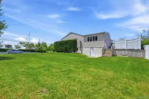 661 Shore Dr, Oakdale, NY 11769 - Photo 37