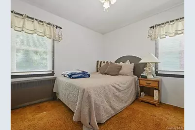 955 Bruce Drive, Wantagh, NY 11793 - Photo 11