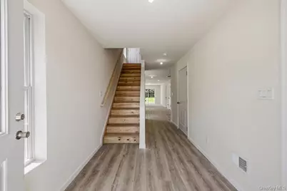 27 Wayne Avenue, West Haverstraw, NY 10993 - Photo 3